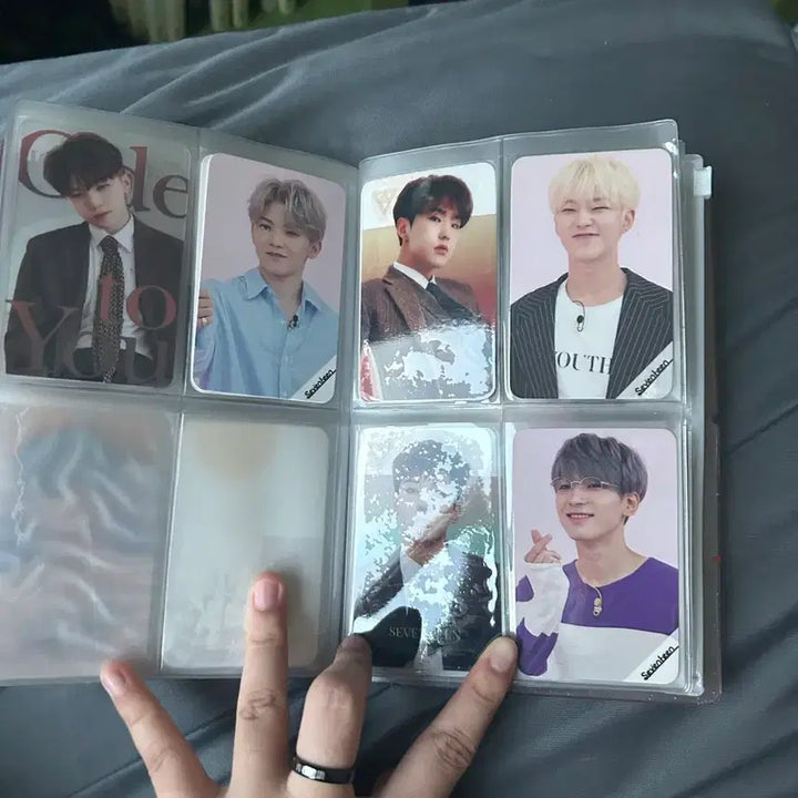 세븐틴 비공식 굿즈 세트로 판매합니다..