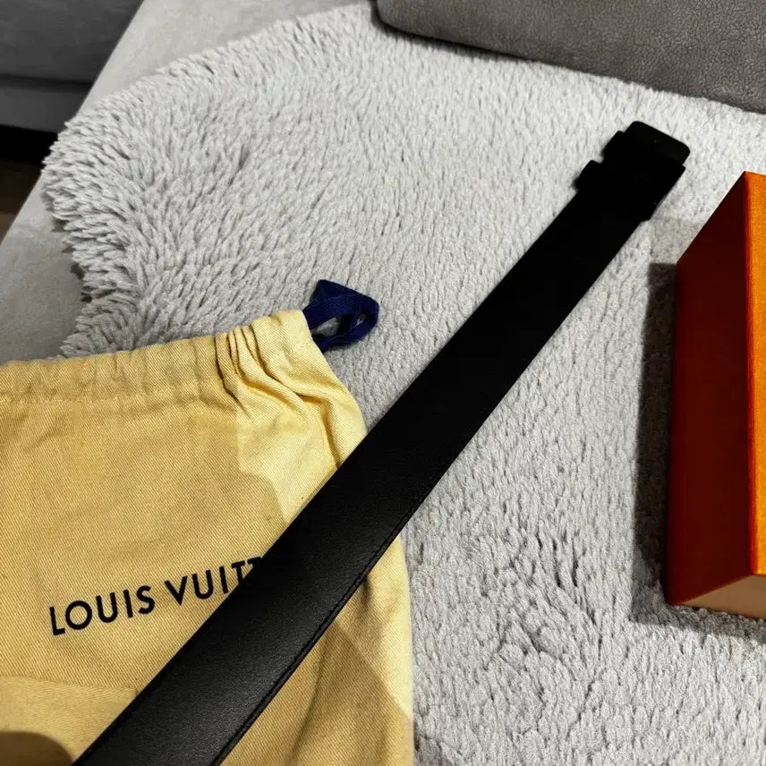 [BUNJANG] Louis Vuitton Taiga Belt / 루이비통 무광 타이가 남성벨트