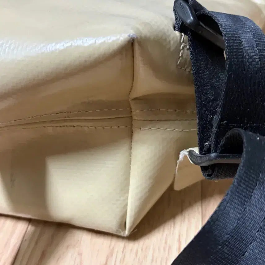 [BUNJANG] Freitag Cream Fete Backpack / 프라이탁 크림 페테 백팩 참기름광