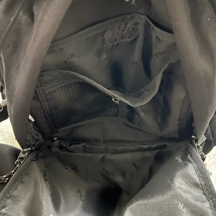 [BUNJANG] Fila Black Backpack / 휠라 검정 백팩