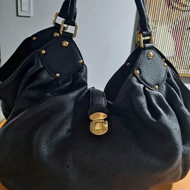 [BUNJANG] Louis Vuitton Black Leather Shoulder Bag / 루이비통 블랙 가죽 숄더백ㅡ정품