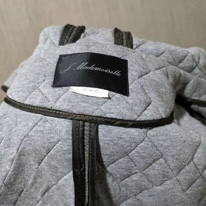 [BUNJANG] Mademoiselle Quilted Nu-beam Hooded Coat / M.마드모아젤 퀼팅 누빔 후드코트 / 비스코스 혼방