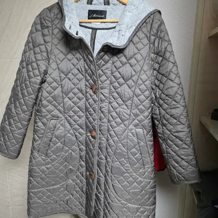 [BUNJANG] Mademoiselle Quilted Nu-beam Hooded Coat / M.마드모아젤 퀼팅 누빔 후드코트 / 비스코스 혼방