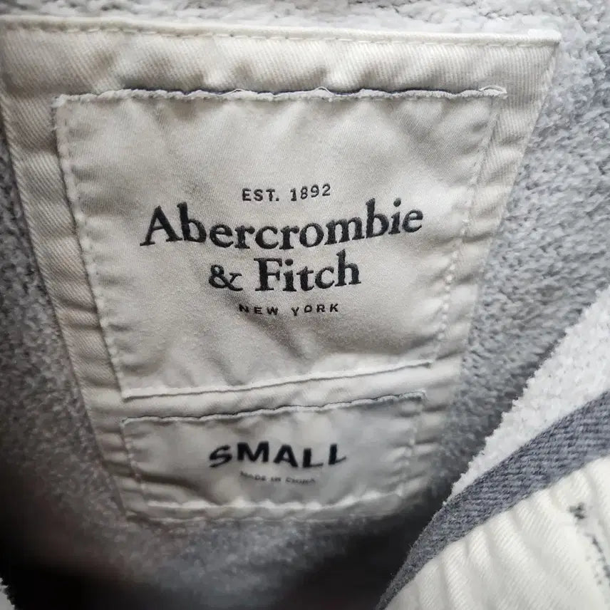 [BUNJANG] Y2K Button Hoodie Jacket / 아베크롬비 로고 Y2K 버튼 후드집업 S(M)