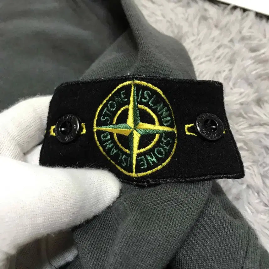 [BUNJANG] Stone Island Long Sleeve Sweatshirt / {클로젯}[L][백화점판]스톤아일랜드 롱슬리브 맨투맨