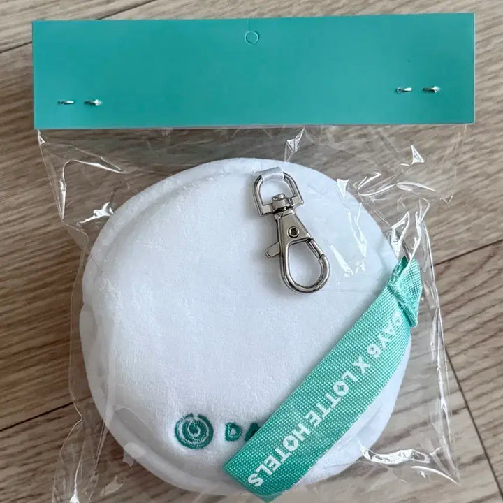 [BUNJANG] DAY6 10th Anniversary Collaboration Pouch / 데이식스 롯데호텔 10주년 콜라보 파우치 DAY6 새상품 판매
