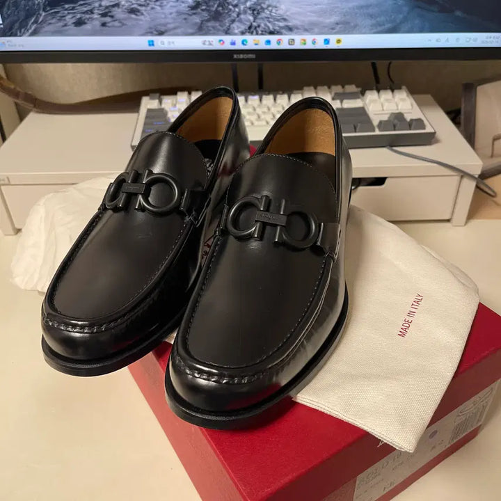 [SOLD OUT] 새상품 살바토레 페라가모 로로 로퍼 8.5