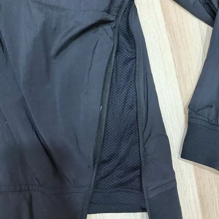 [BUNJANG] Nike Tech Hypermesh Varsity Jacket - M / 나이키 테크 하이퍼메쉬 바시티 자켓 M (100)