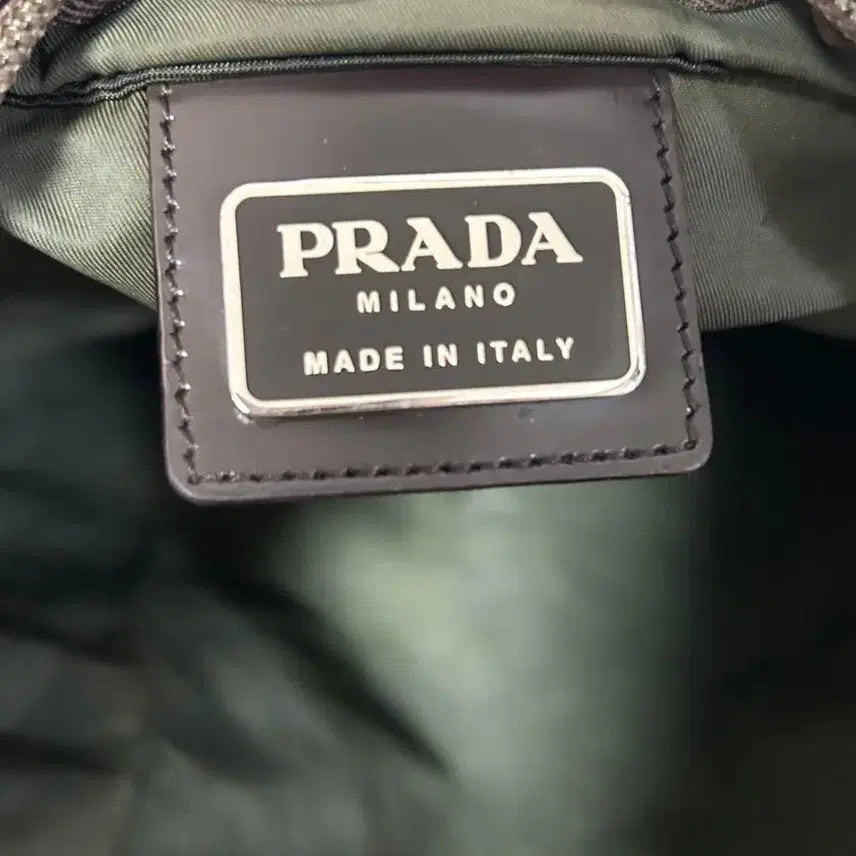 [BUNJANG] Prada Logo Plate Nylon Tote Bag / 프라다 로고플레이트 나일론 토트백 y2k