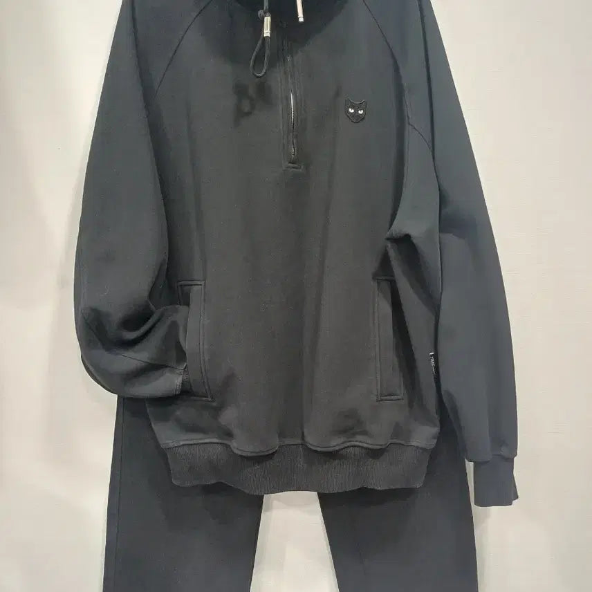 [BUNJANG] Songzio Jije Ro Assemblage Half-Zip Sweatshirt / 송지오 지재로 아상블라주 하프 지퍼 스웨트셔츠