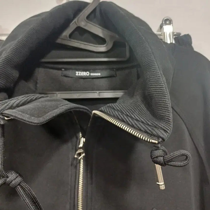 [BUNJANG] Songzio Jije Ro Assemblage Half-Zip Sweatshirt / 송지오 지재로 아상블라주 하프 지퍼 스웨트셔츠