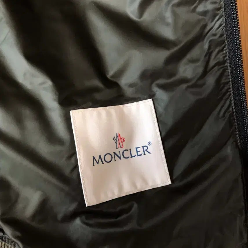 [BUNJANG] Moncler Ariege Quilted Windbreaker Jacket / 몽클레어 ariege 퀼팅 바람막이 경량 집업 2사이즈