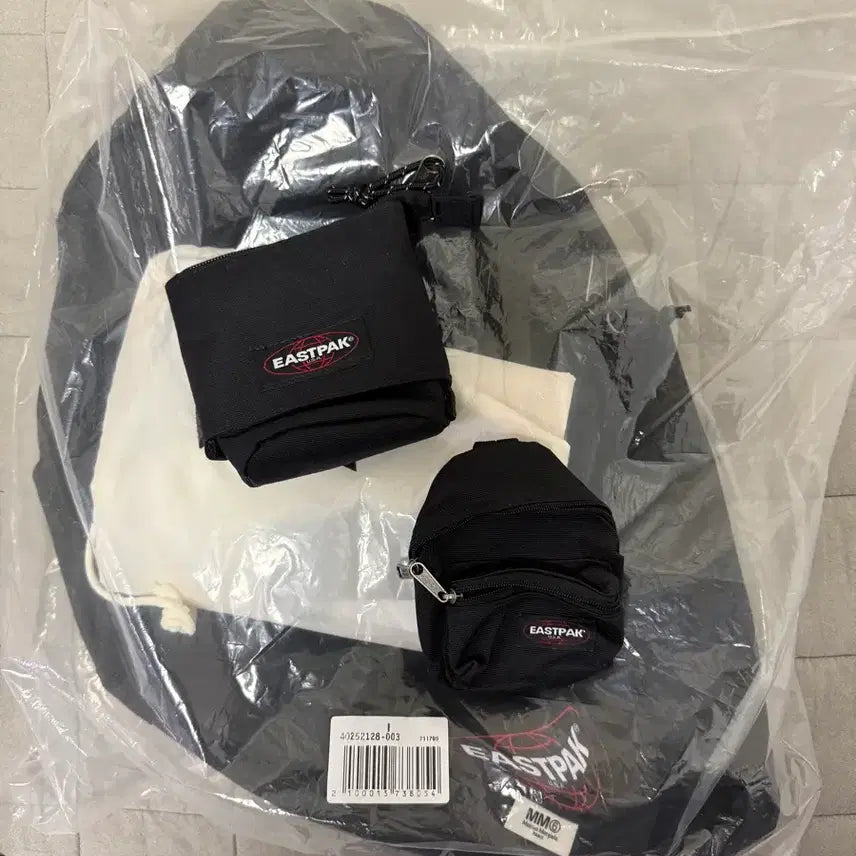 [BUNJANG] Maison Margiela Eastpak Dripping Packer Backpack Black / 마르지엘라 이스트팩 드리핑 패커 백팩 블랙 새상품