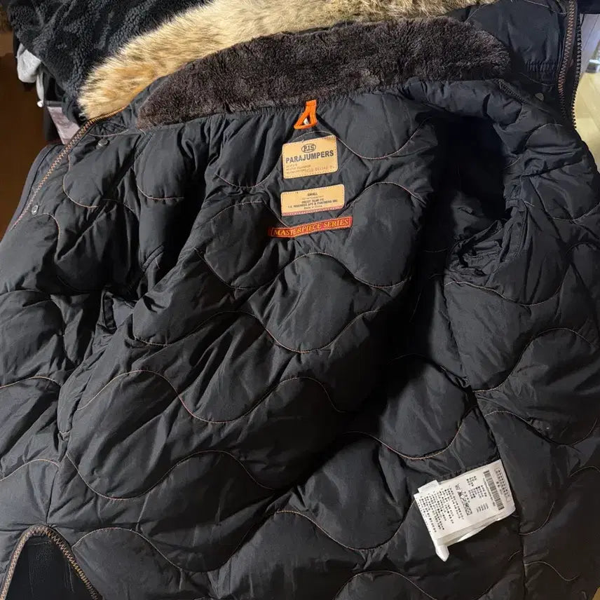 [BUNJANG] Parajumpers Light Hand Padded Jacket / 파라점퍼스 라이트 핸드 패딩(오늘만 이 가격)