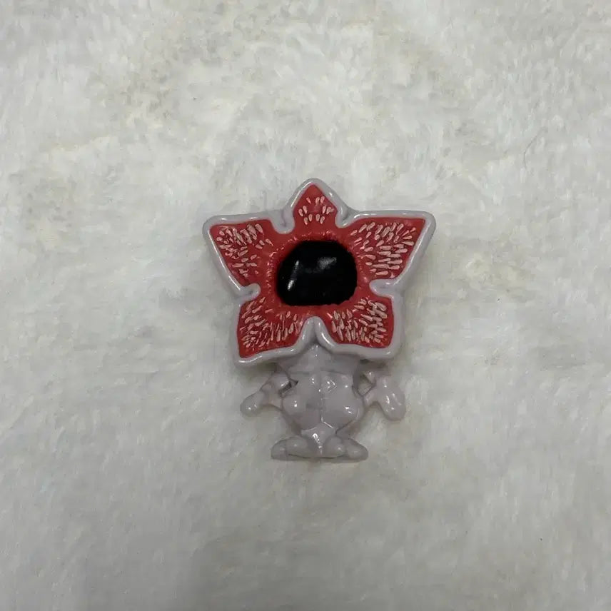 [BUNJANG] Stranger Things Demogorgon Kinder Joy / 스띵 킨더조이 데모고르곤 기묘한 이야기