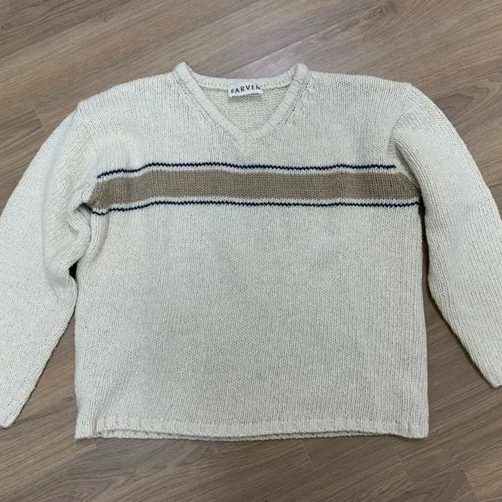 [BUNJANG] Parven Tobby V-Neck Knit Sweater / 파르벵 토비 브이넥 니트
