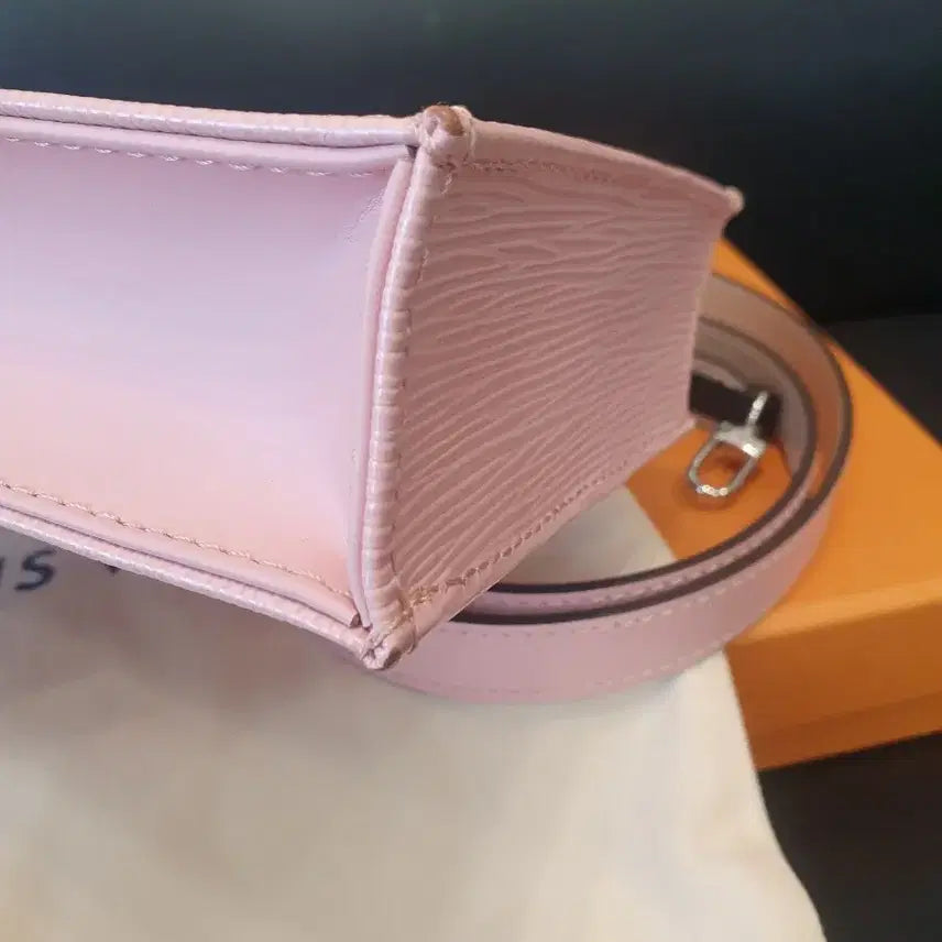 [BUNJANG] Louis Vuitton Epi Square Bag + Strap / 루이비통 에피 스퀘어 백 핑크 + 스트랩
