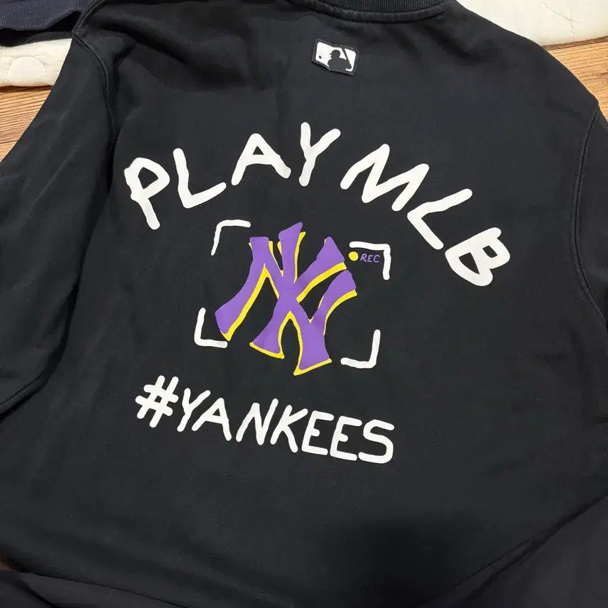 [BUNJANG] MLB Black Sweatshirt / mlb 맨투맨