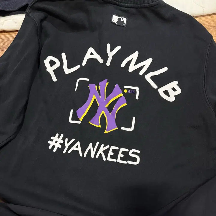 [BUNJANG] MLB Black Sweatshirt / mlb 맨투맨