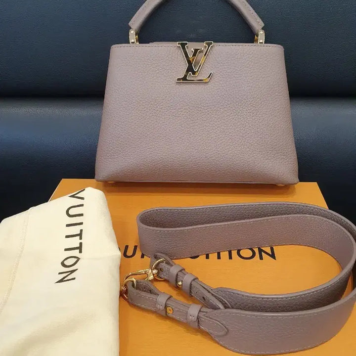 [BUNJANG] Louis Vuitton Capucines MM / 루이비통 카퓌신 mm