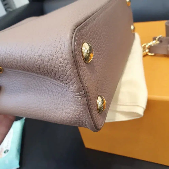 [BUNJANG] Louis Vuitton Capucines MM / 루이비통 카퓌신 mm