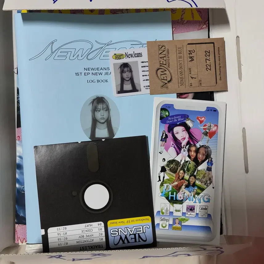 뉴진스 1집 앨범 블루북 해린 버전 판매
