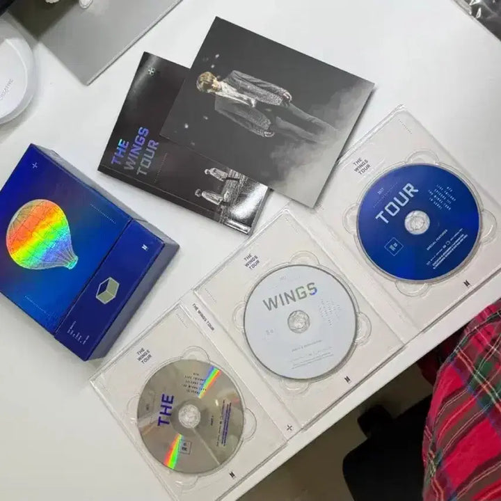 [BUNJANG] BTS 2017 Wings Tour DVD Bundle Set / 방탄 2017 윙콘 DVD (포스터+블루레이정국 엽서 포함)