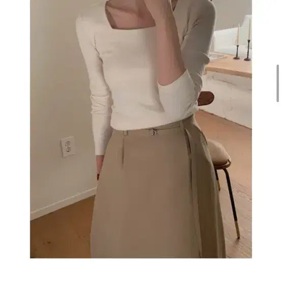 [BUNJANG] Square Neck Long Sleeve T-shirt Ivory Creme (New) / 스퀘어넥 긴팔 티셔츠 아이보리 크렘므 새상품