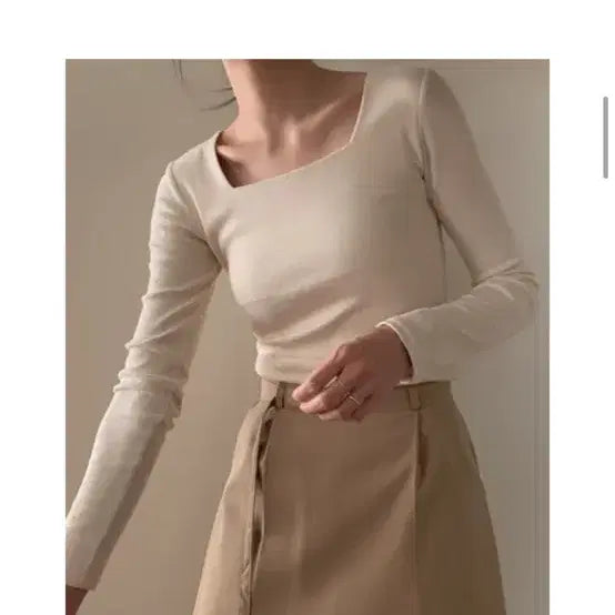 [BUNJANG] Square Neck Long Sleeve T-shirt Ivory Creme (New) / 스퀘어넥 긴팔 티셔츠 아이보리 크렘므 새상품