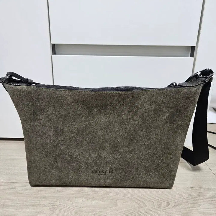 [BUNJANG] Coach Suede Crossbody Bag / 새상품) 코치 크로스백 스웨이드 카키그린