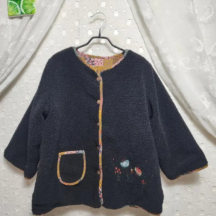 [BUNJANG] Embroidered Boucle Jacket (Women's) / 8부소매 자수 뽀글이자켓 여성55~66