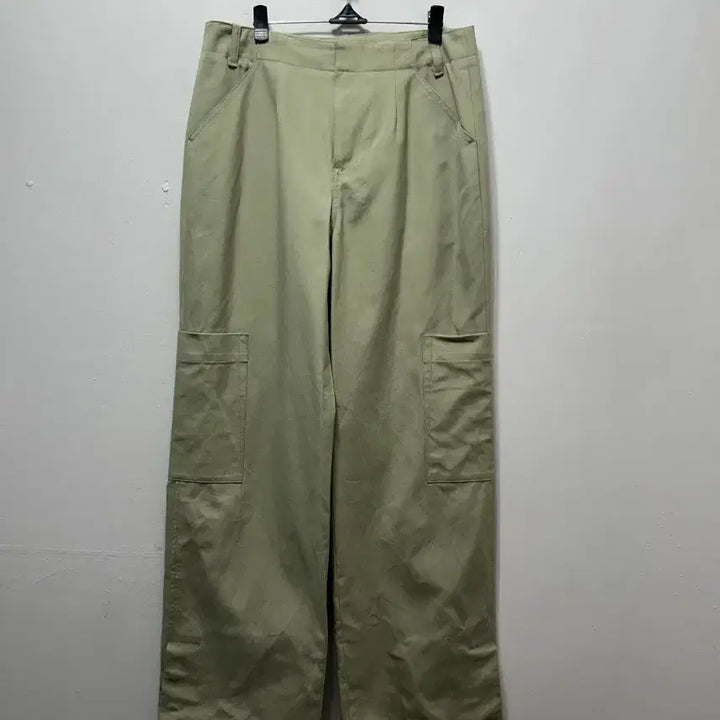 [BUNJANG] Studio Table Khaki Wide Cargo Pants - Women&