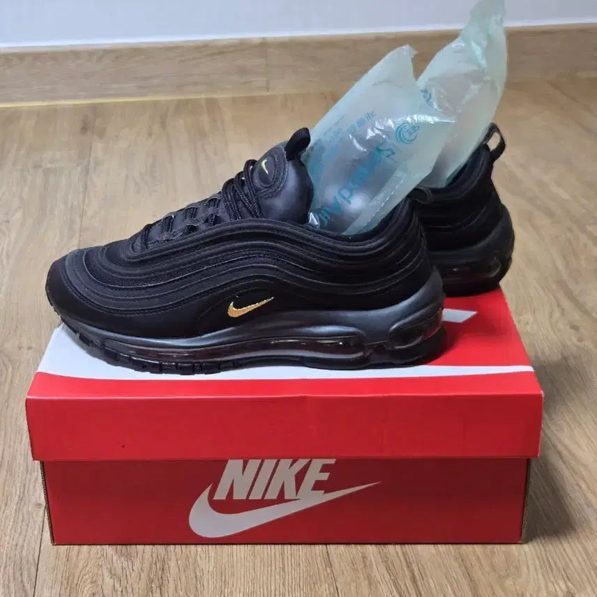 [BUNJANG] Nike Air Max 97 Black Gold Embroidered Sneakers / 나이키 에어맥스97 블랙 골드 자수 안 워싱기모 정품