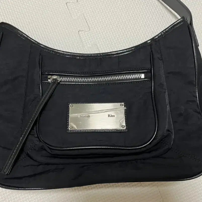 [BUNJANG] Matinkim Nylon Pocket Shoulder Bag Crossbody / 마뗑킴 나일론 포켓 숄더백 크로스백