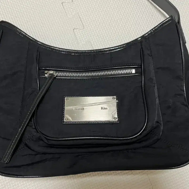 [BUNJANG] Matinkim Nylon Pocket Shoulder Bag Crossbody / 마뗑킴 나일론 포켓 숄더백 크로스백