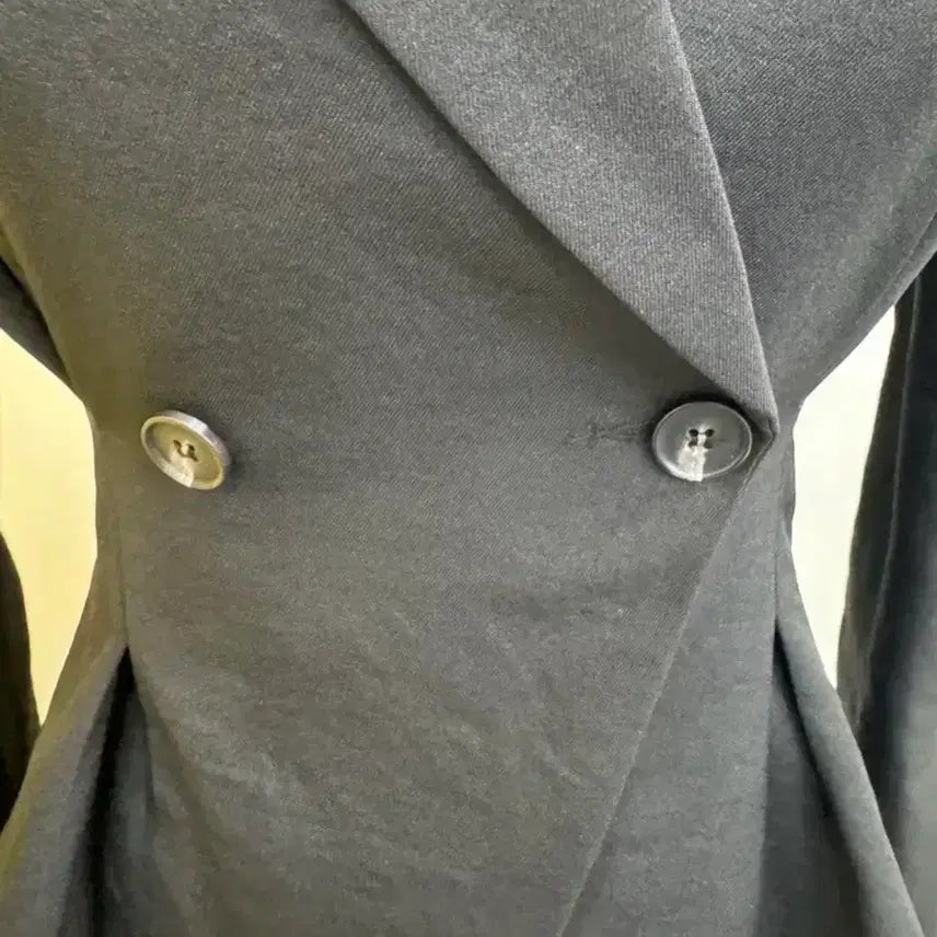 [BUNJANG] Feminine Slim Fit Black Blazer Jacket / 페미닌 슬림핏 블랙 블레이저/세미크롭 허리라인 자켓/하객룩