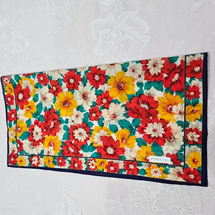 [BUNJANG] Givenchy Floral Pattern Handkerchief / 지방시 플라워 패턴 쁘띠손수건