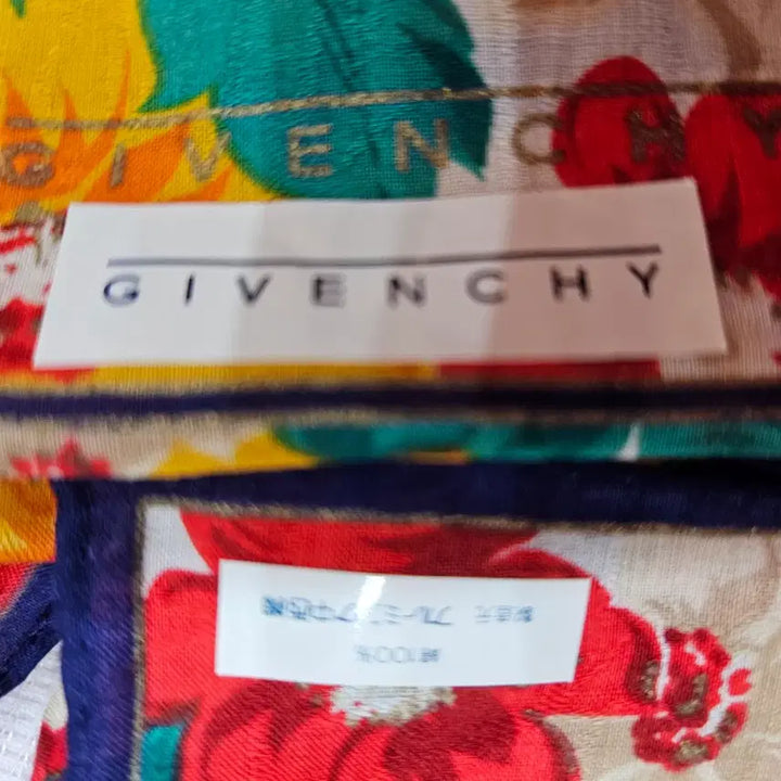 [BUNJANG] Givenchy Floral Pattern Handkerchief / 지방시 플라워 패턴 쁘띠손수건