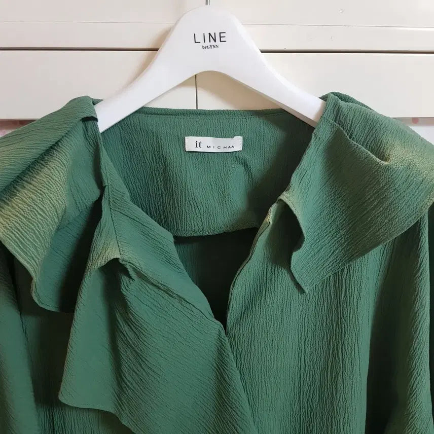 [BUNJANG] It MICHAA Green Blouse / 잇미샤 블라우스/55-66