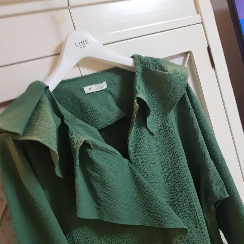 [BUNJANG] It MICHAA Green Blouse / 잇미샤 블라우스/55-66