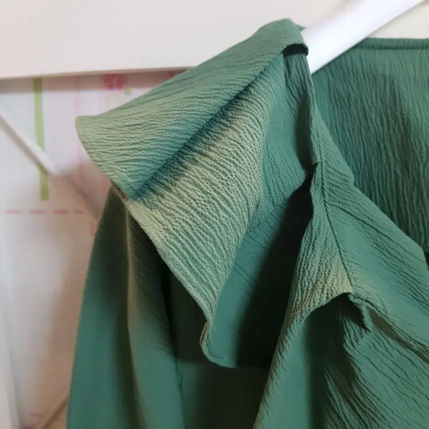 [BUNJANG] It MICHAA Green Blouse / 잇미샤 블라우스/55-66