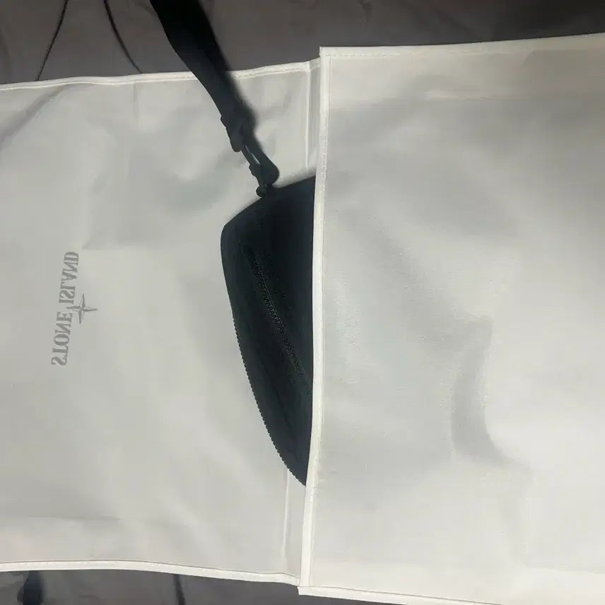 [BUNJANG] Stone Island Nylon Metal Bag / 스톤아일랜드 나일론 메탈 가방