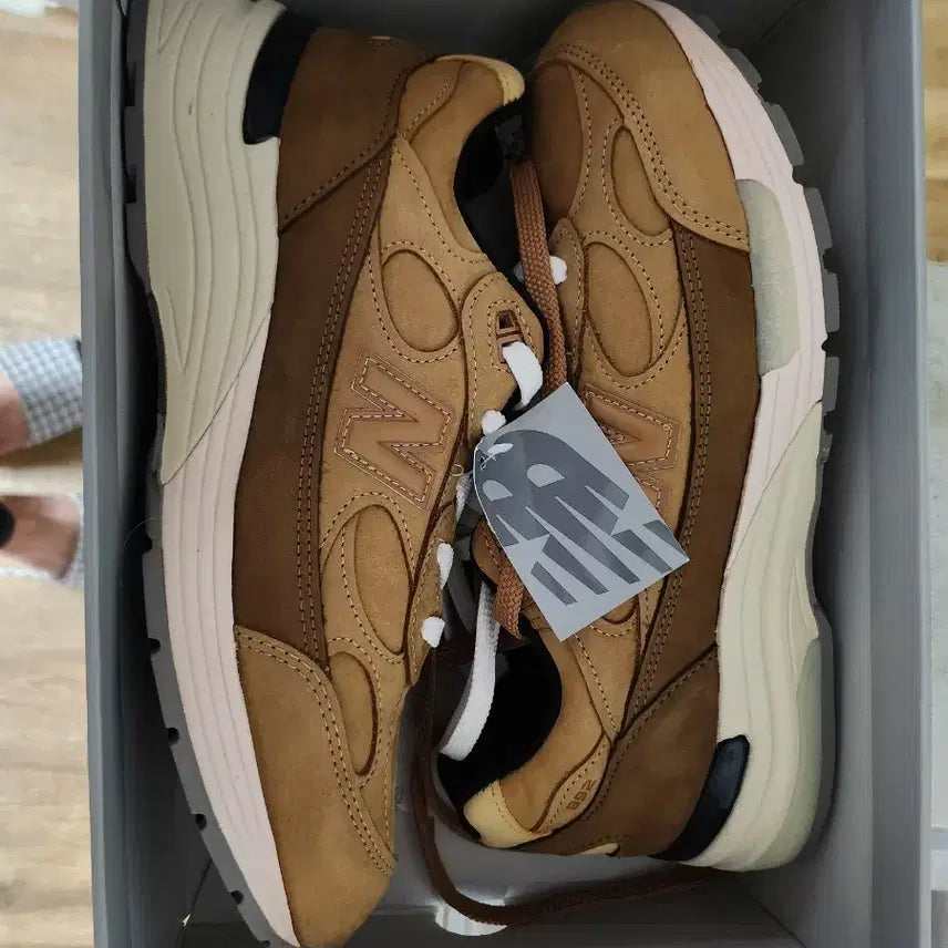 [BUNJANG] New Balance 992 Brown Leather Sneakers / 뉴발란스 992 브라운 된장 새제품