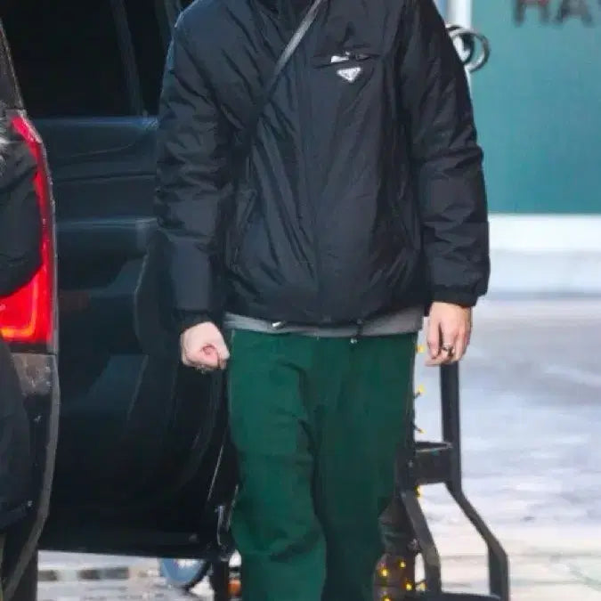 [BUNJANG] Prada SGN955 Padded Jacket (54) / 프라다 SGN955 패딩 54사이즈 25FW