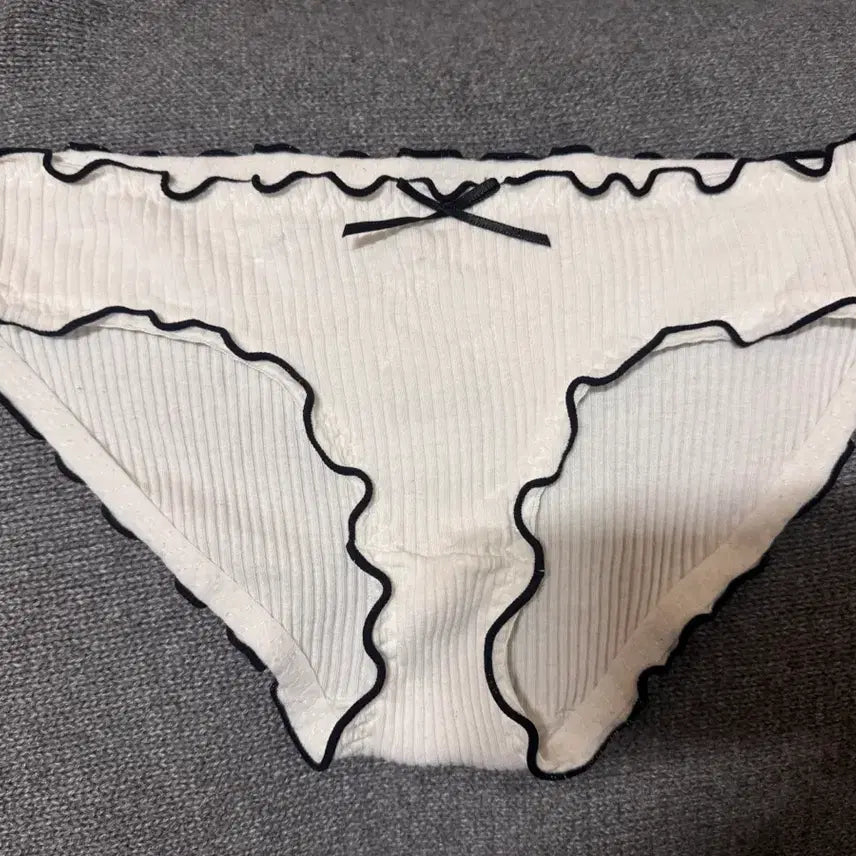 [BUNJANG] Women's Ribbed Bow Lingerie / <중고>여성골지리본속옷