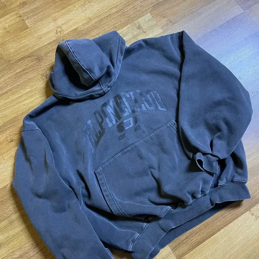 [BUNJANG] Travel Graphic Hoodie M Size / 트래블 그래픽 후드 티셔츠 m 사이즈