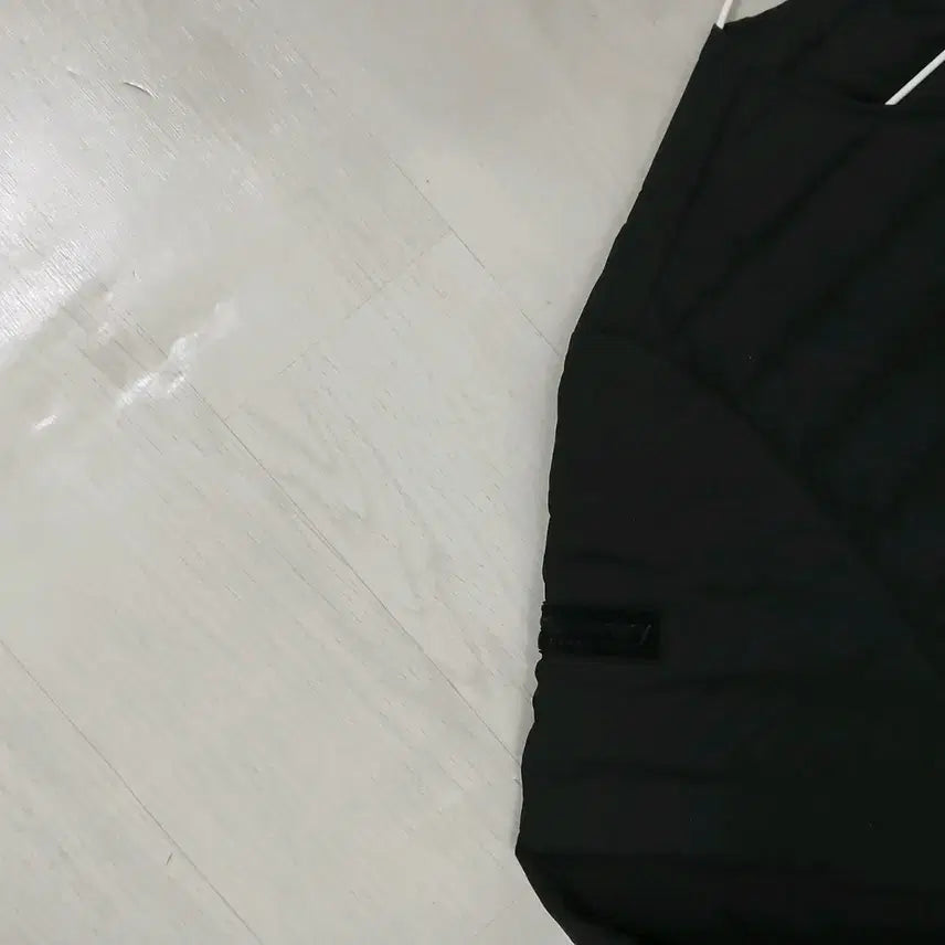 [BUNJANG] Discovery Black Lightweight Padded Jacket (Size 105) / 미사용 디스커버리 블랙 경량 패딩 자켓 정품 105