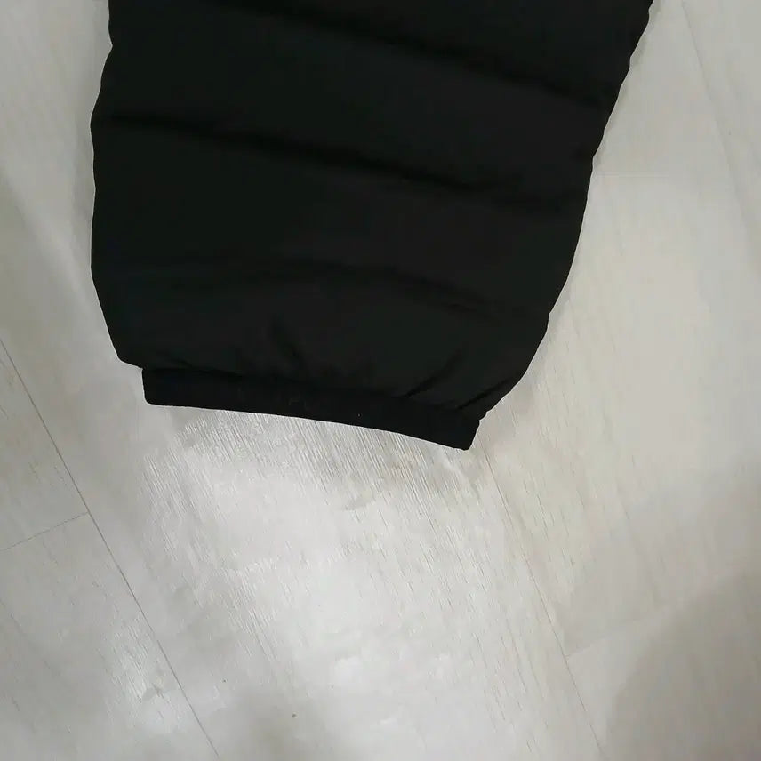 [BUNJANG] Discovery Black Lightweight Padded Jacket (Size 105) / 미사용 디스커버리 블랙 경량 패딩 자켓 정품 105