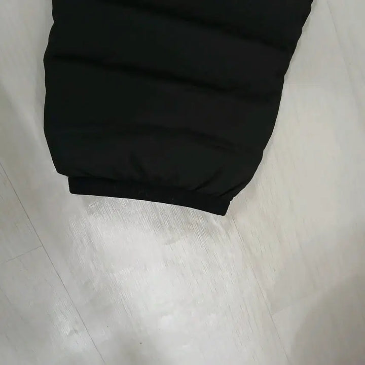[BUNJANG] Discovery Black Lightweight Padded Jacket (Size 105) / 미사용 디스커버리 블랙 경량 패딩 자켓 정품 105