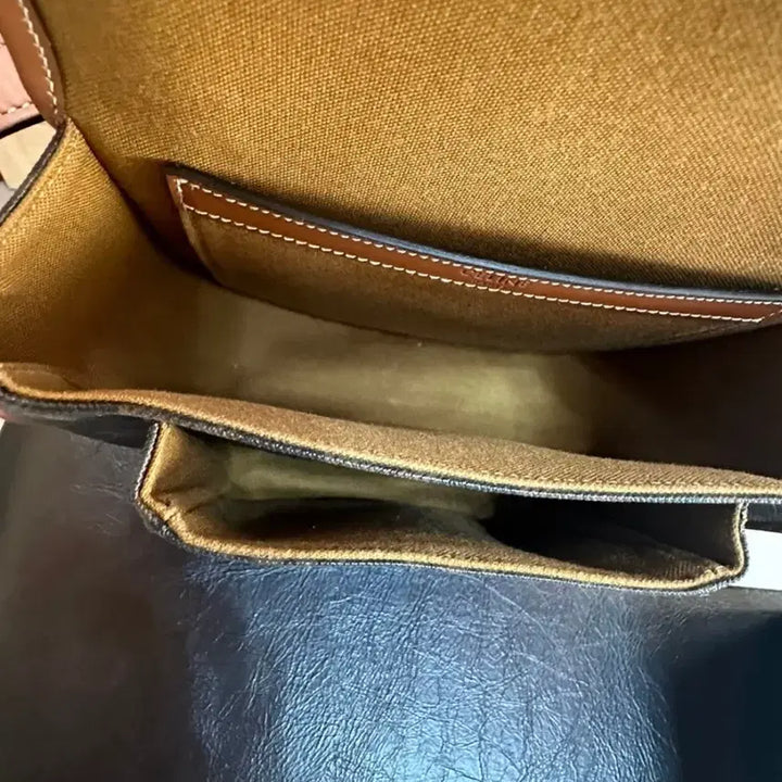 [BUNJANG] Celine Triomphe Medium Handbag / 셀린느 트리오페 풀코백 미듐